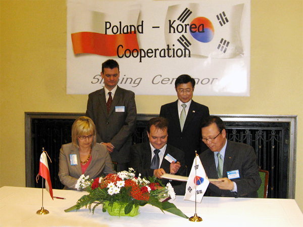 폴란드 수출보험기관(KUKE)와 재보험협력협정체결 (7.7) 이미지